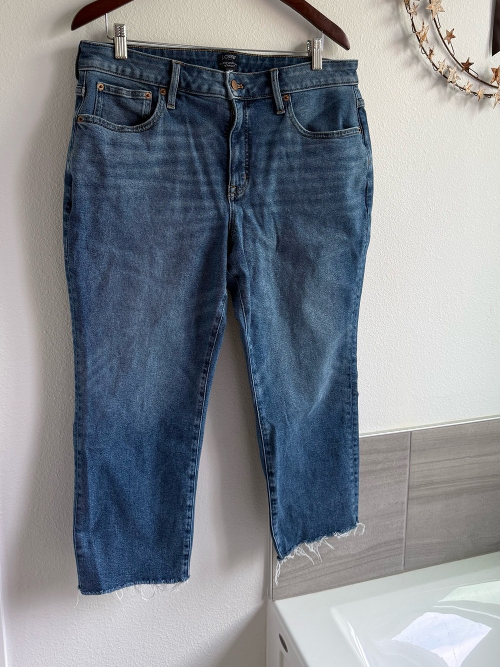 J CREW Petite Raw Hem Curvy Essential Crop Straight Jean Size 33P